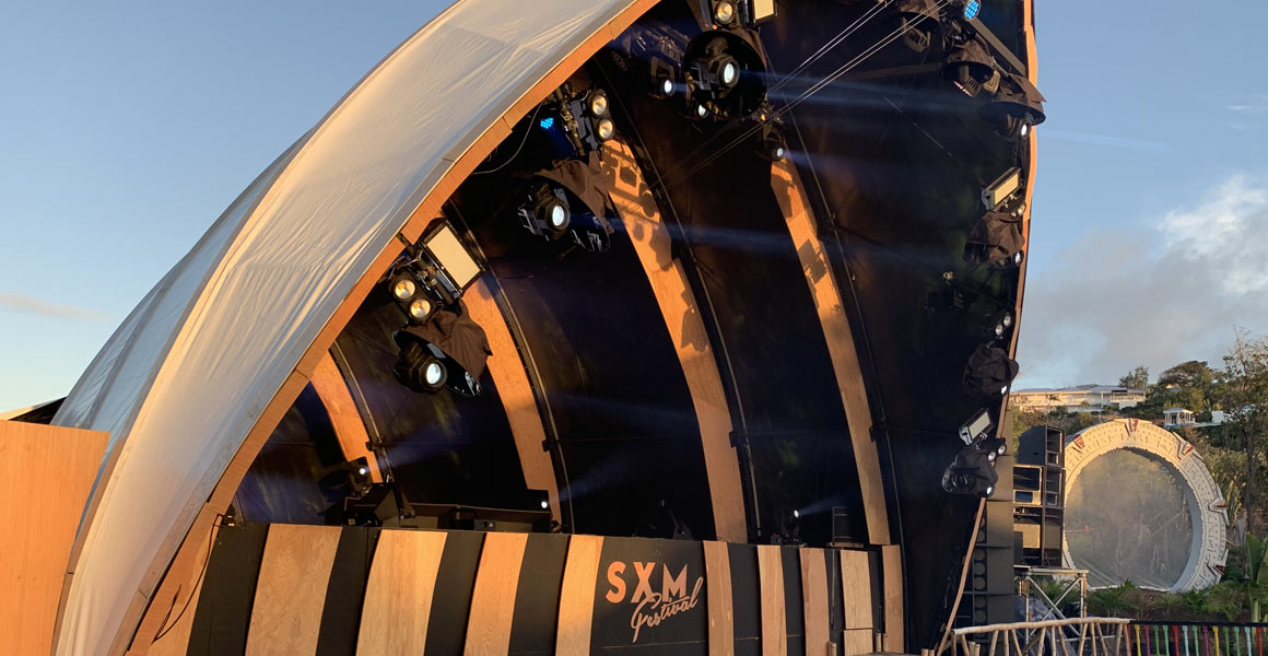 Sxm Festival Front stage bois
